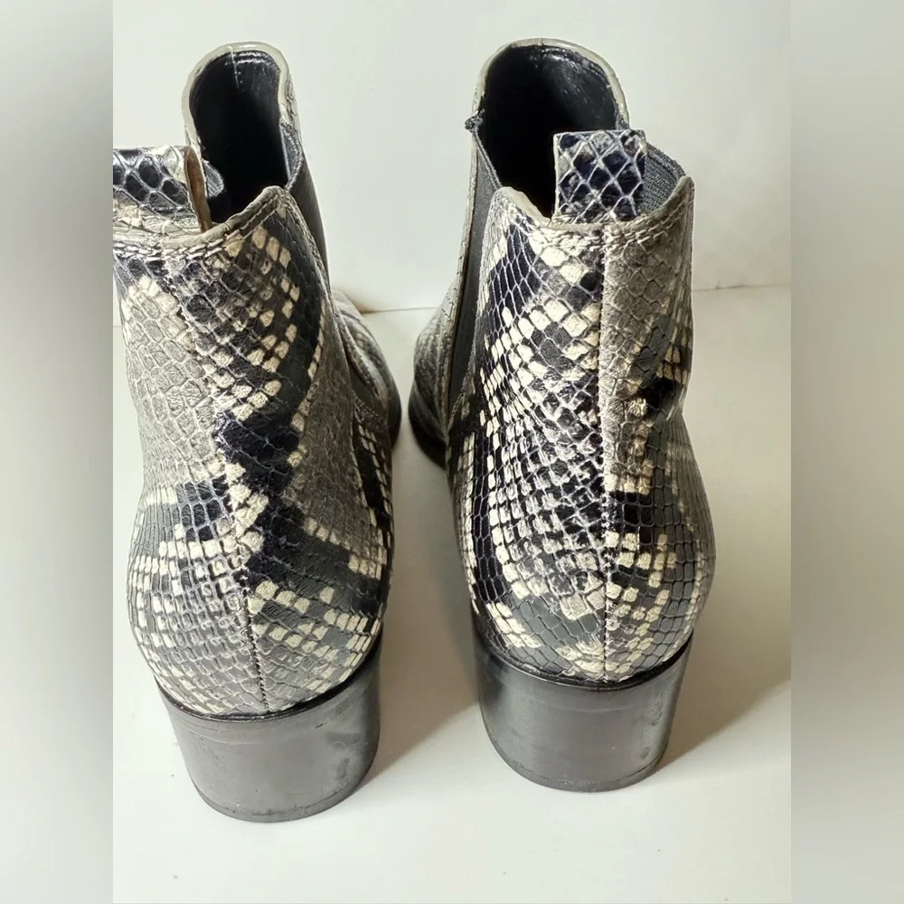 Yale Chelsea Boot (Women) Marc Fisher LTD